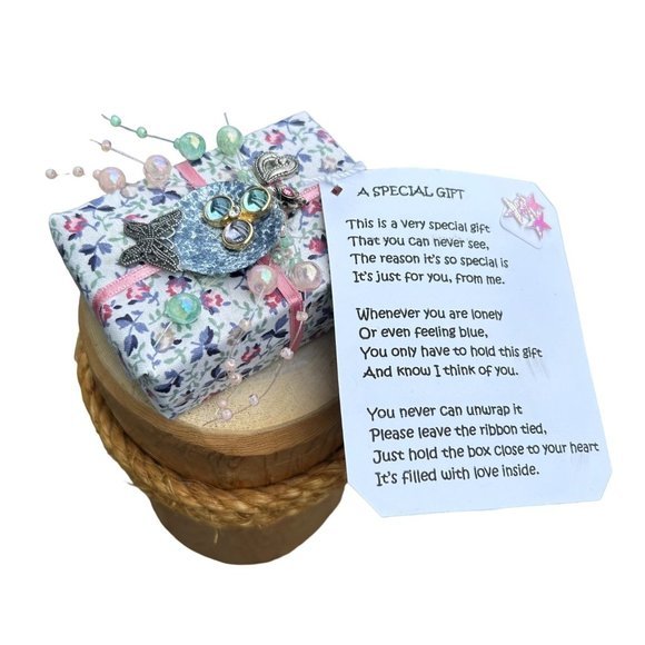 Handcrafted, Embellished, Fabric Wrapped Gift Box - Picture 4 of 8